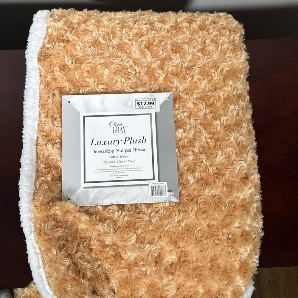 Olivia Gray Luxury Plush Reversible Sherpa Throw 50" X 60"